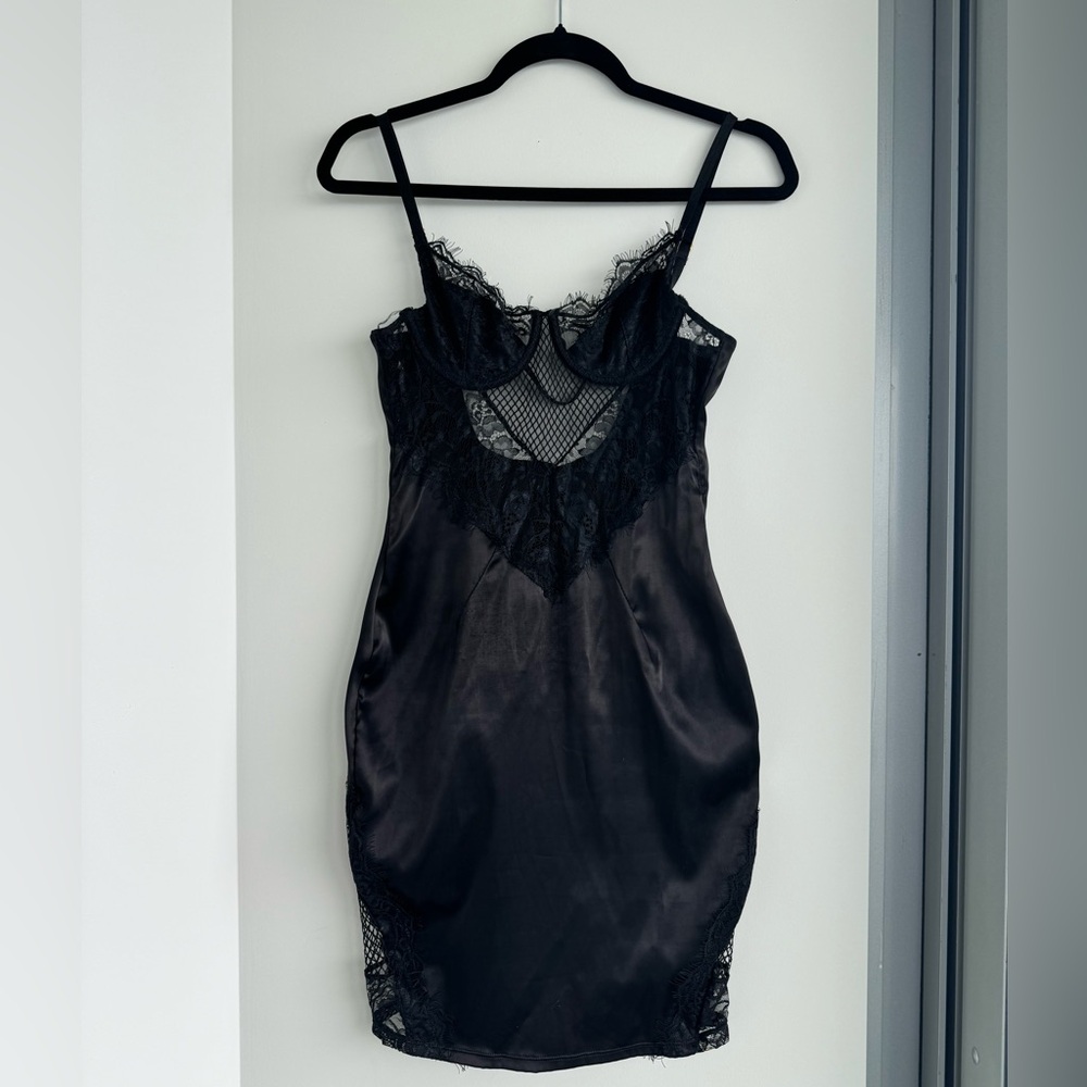 Black lace bodycon dress - Hollywood Boutique
